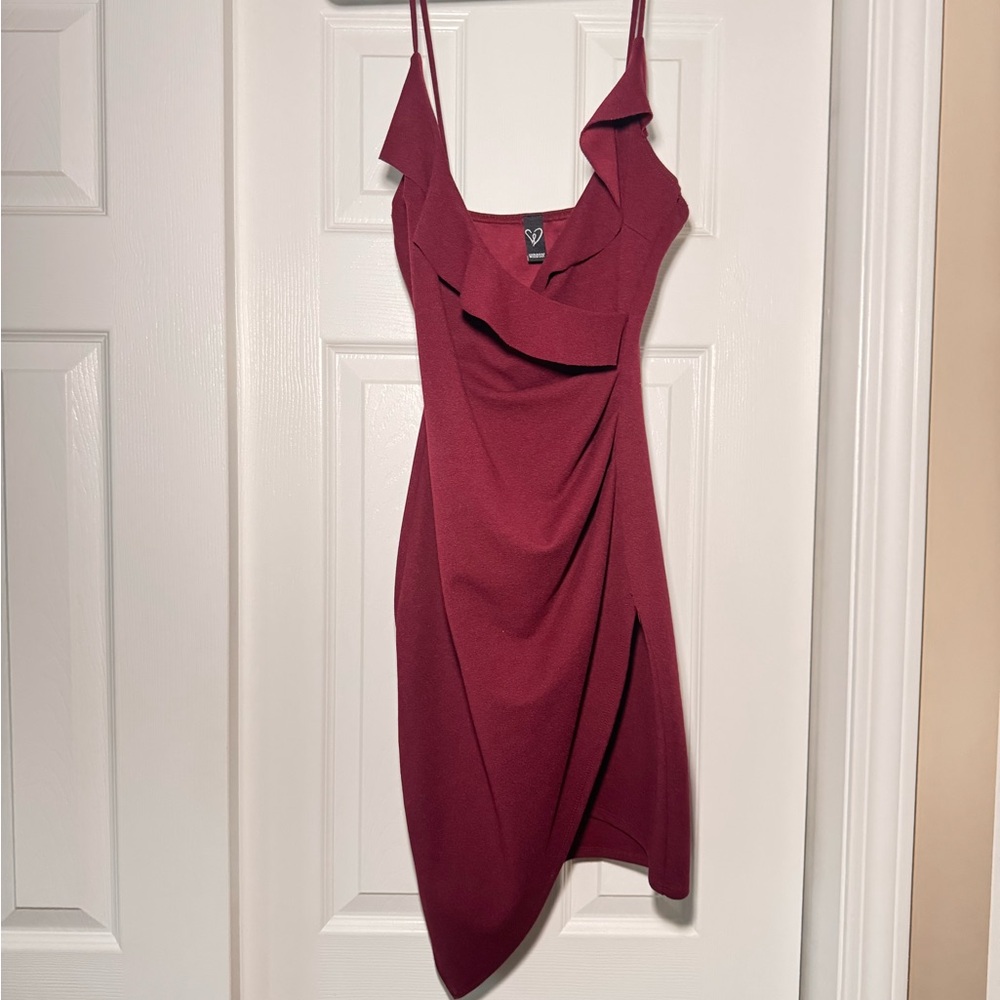 Holiday ready, elegant and sophisticated wine burgundy ruched bodycon dress